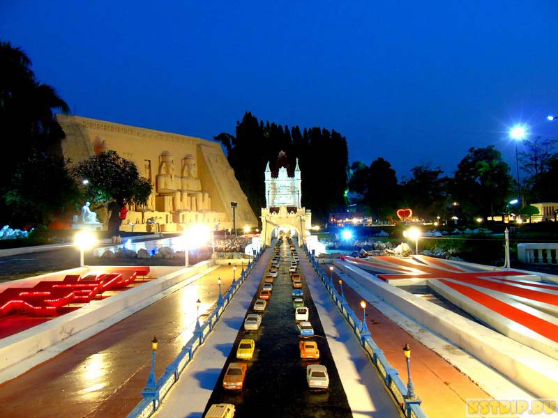Мини Сиам в Паттайе в ночном свете, Полезные сайты для путешествия