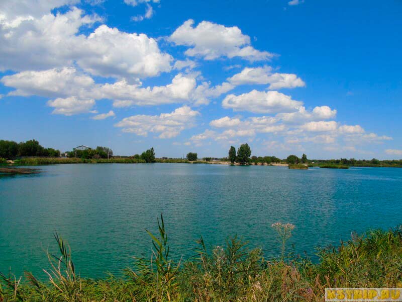 Озеро в Кольди недалеко от Алматы