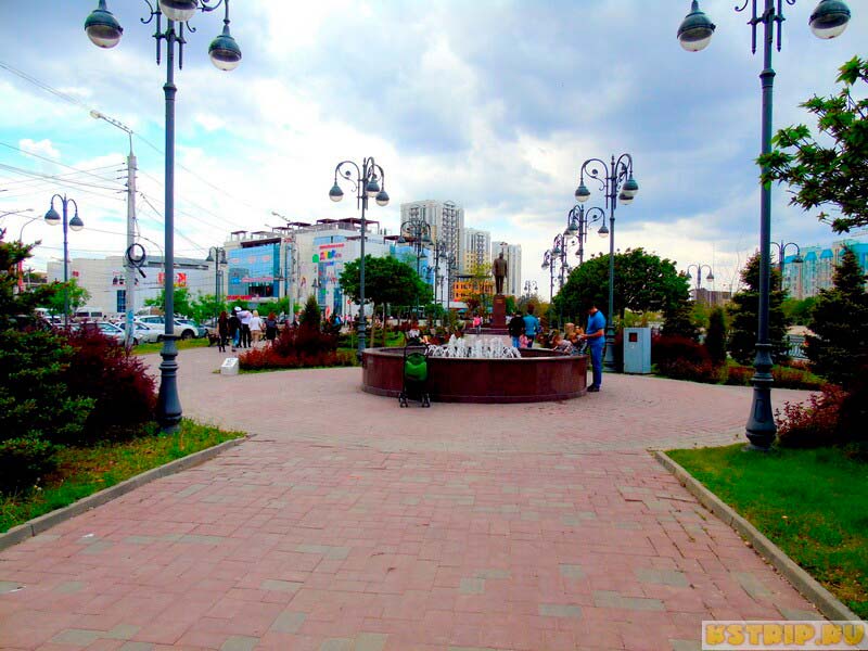 Сквер Гейдара Алиева в Астрахани и Мост дружбы России и Азербайджана + ночные фото