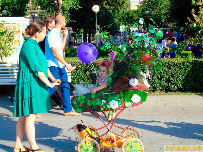 День семьи, любви и верности в Астрахани 2017