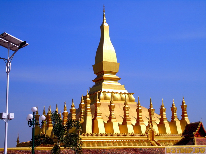Золотая ступа (Тха Луанг) во Вьентьяне