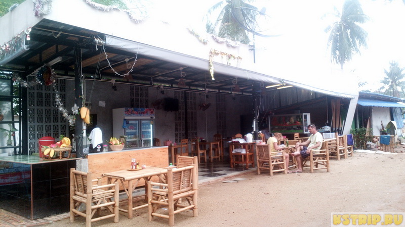 Тайское кафе с очень вкусной тайской кухней в Хаад Рине на Пангане