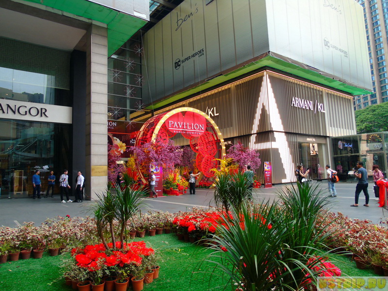 Торговый центр Pavilion в Куала-Лумпуре в Китайский новый год