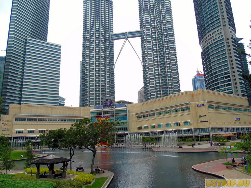 Башни Петронас в Куала-Лумпуре – главная достопримечательность столицы Малайзии