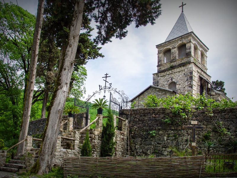 Экскурсии из Сочи: Четыре христианских жемчужины Абхазии