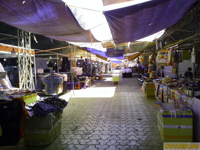 Рынок в Фантьете рядом с Coop Mart