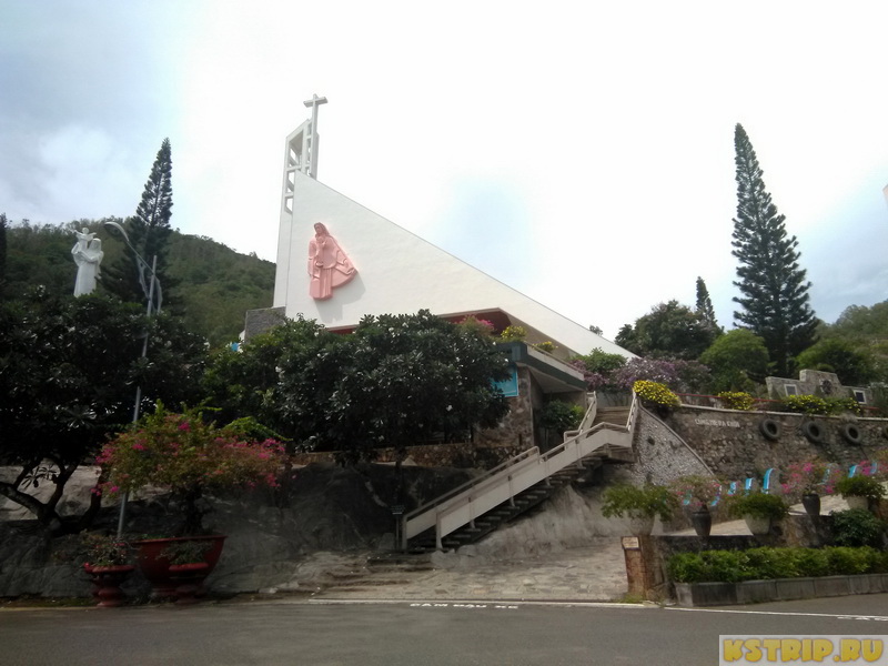 Статуя Девы Марии в Вунгтау и крест Христа - обязательны к посещению!