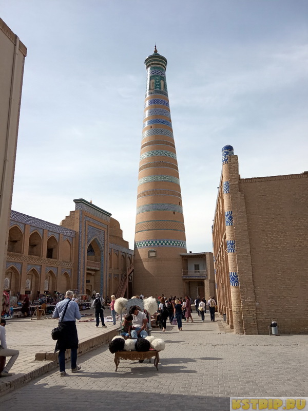 Минарет Ислам Ходжа в Хиве – второй по высоте минарет в Средней Азии
