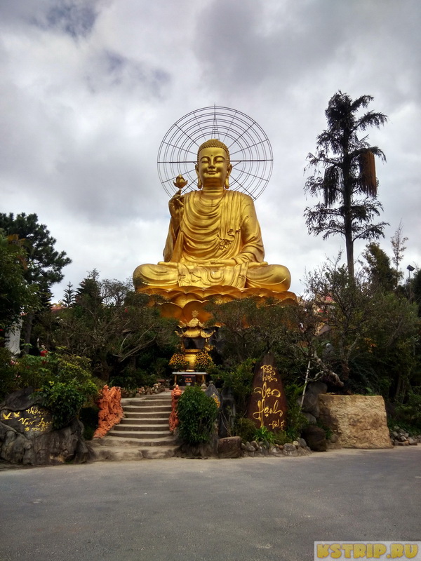 Храм Золотого Будды в Далате, или Храм Нгой – тихое и красивое место
