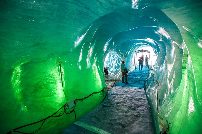 Самые впечатляющие ледяные пещеры в мире